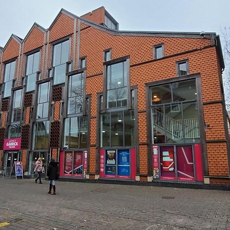 Samuels' A Duplex Apartment By Spires Accommodation In Lichfield City Centre Esterno foto