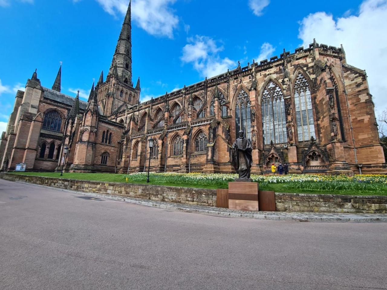 Samuels' A Duplex Apartment By Spires Accommodation In Lichfield City Centre Esterno foto