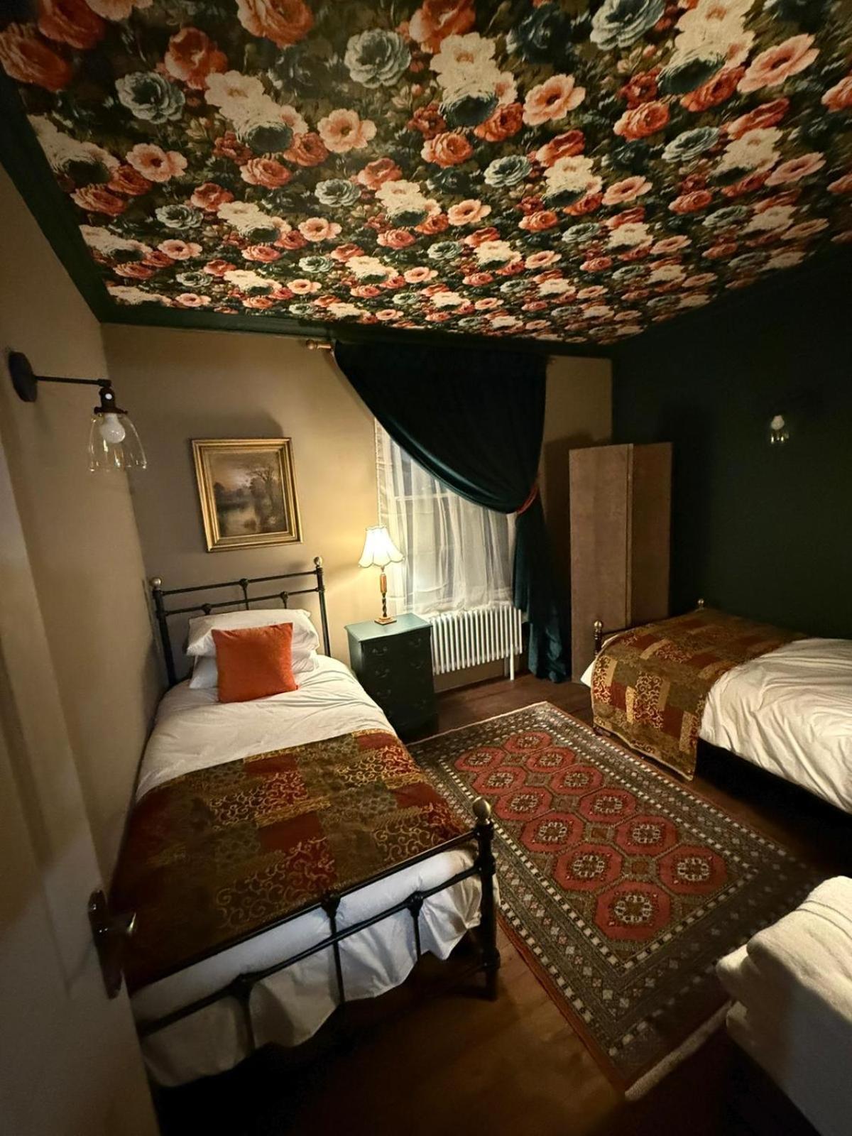 Samuels' A Duplex Apartment By Spires Accommodation In Lichfield City Centre Esterno foto