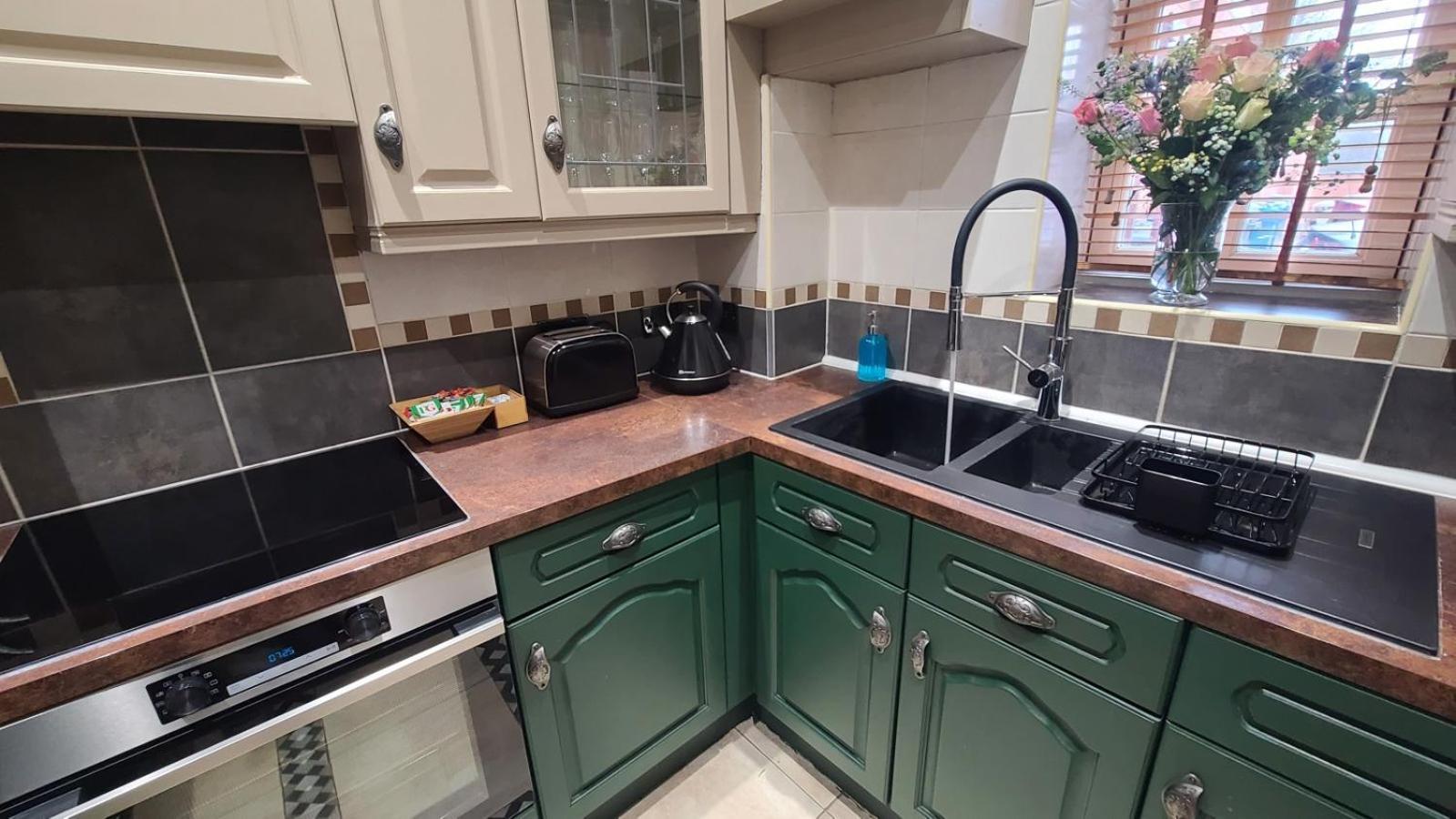 Samuels' A Duplex Apartment By Spires Accommodation In Lichfield City Centre Esterno foto