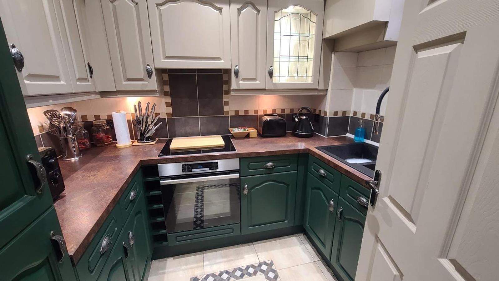 Samuels' A Duplex Apartment By Spires Accommodation In Lichfield City Centre Esterno foto
