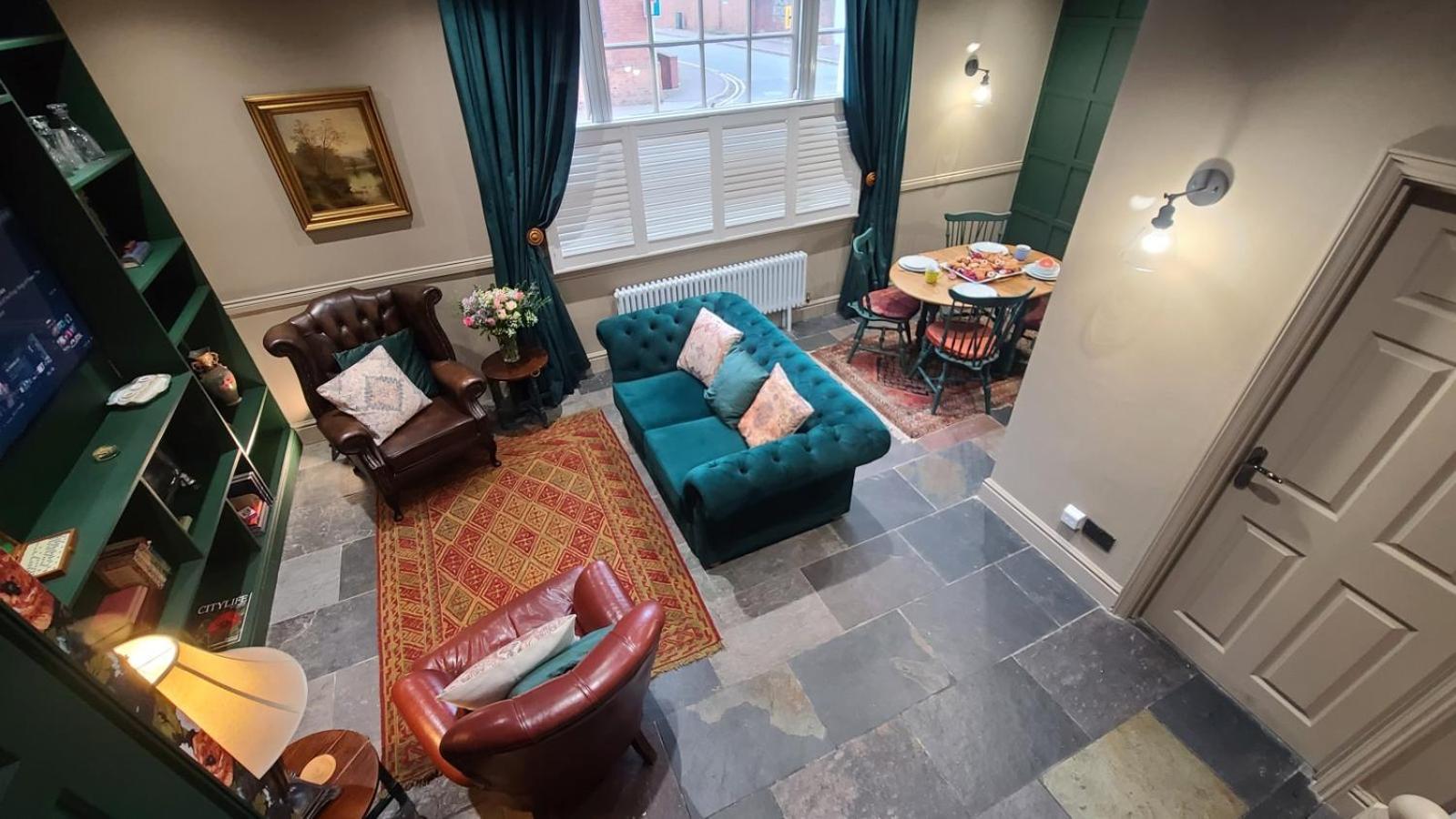 Samuels' A Duplex Apartment By Spires Accommodation In Lichfield City Centre Esterno foto