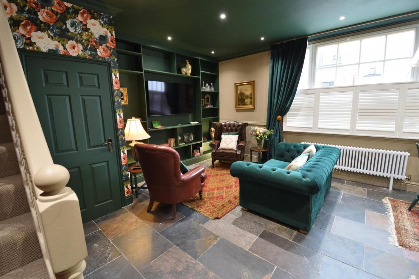 Samuels' A Duplex Apartment By Spires Accommodation In Lichfield City Centre Esterno foto