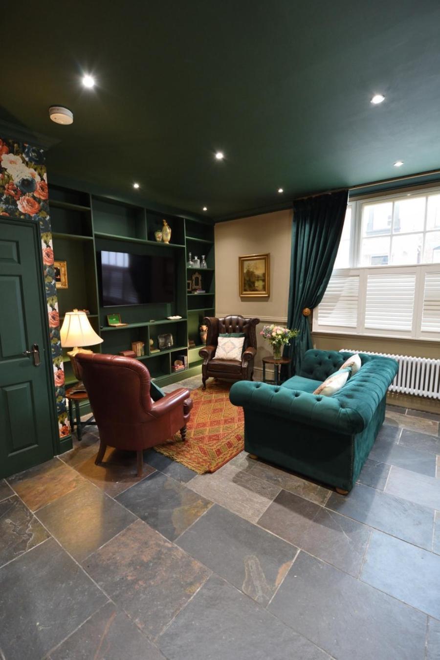 Samuels' A Duplex Apartment By Spires Accommodation In Lichfield City Centre Esterno foto